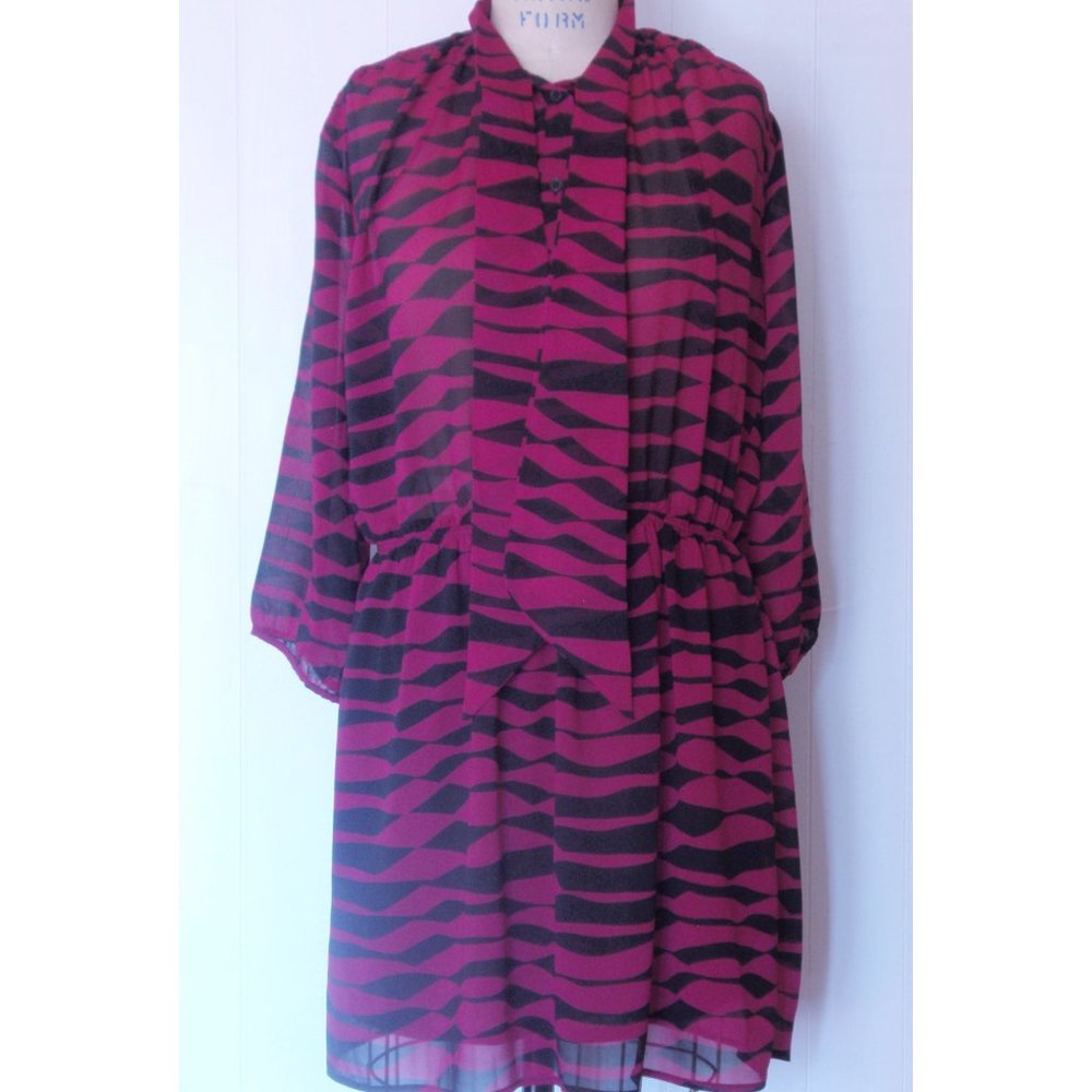 COLLECTIVE CONCEPTS PURPLE BLACK ZIG ZAG STRIPE DRESS L NWT